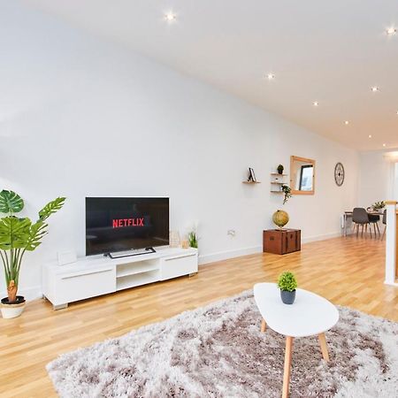 Large Duplex Penthouse - Parking Apartment Leeds  Exterior photo