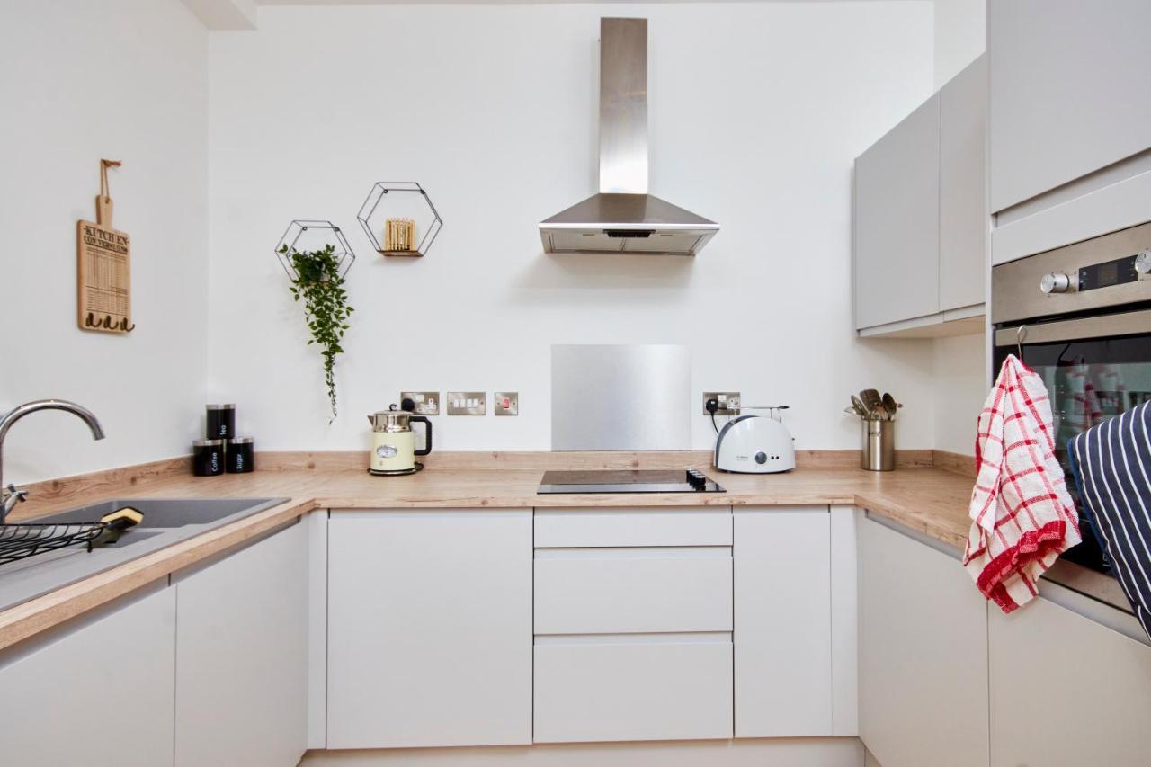 Large Duplex Penthouse - Parking Apartment Leeds  Exterior photo